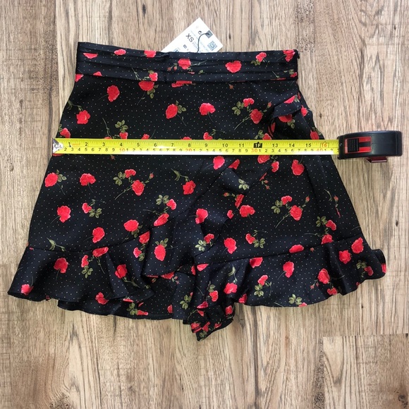 NEW!!! Zara Ruffled Rose 🌹 Print Skort - Picture 11 of 14
